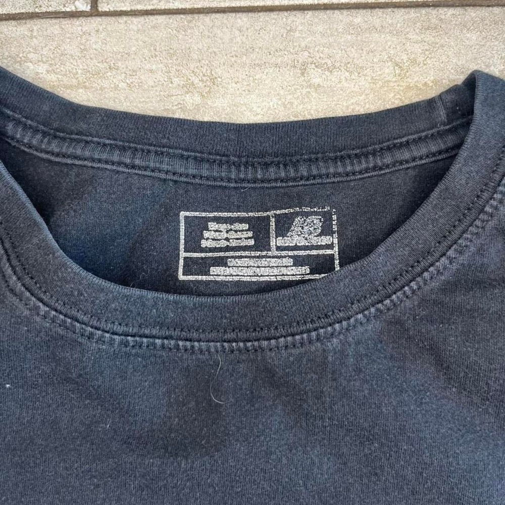 New Balance Samsung T Shirt Black Short Sleeve Graphic Tee Mens - Picture 4 of 8